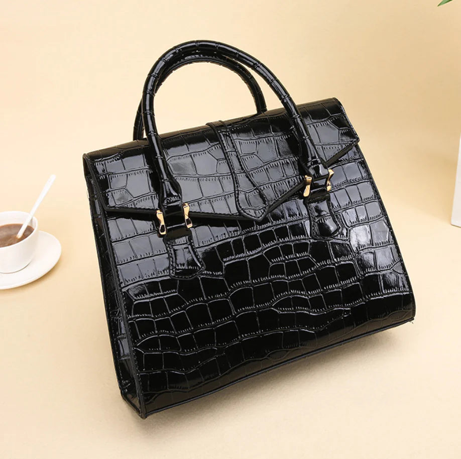 Crocodile Pattern Shoulder Crossbody Bag in PU Leather